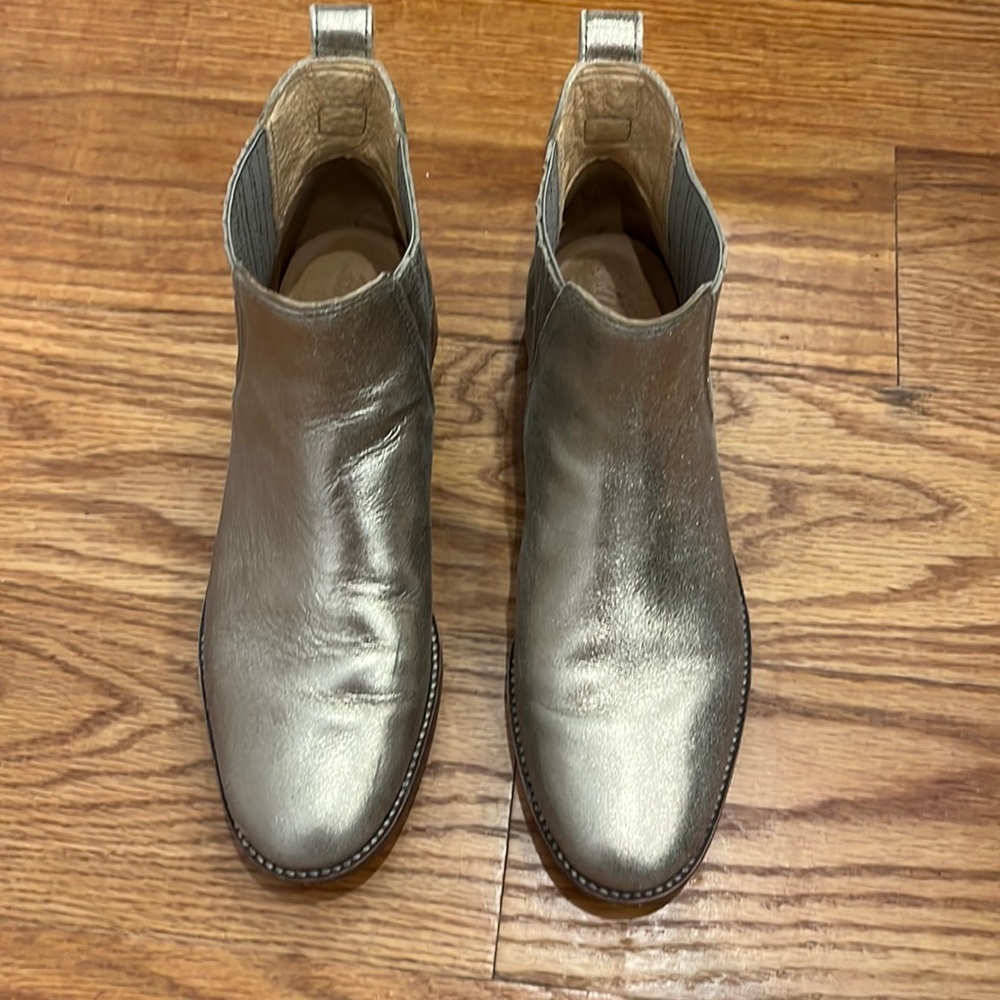 Madewell Gold Chelsea Boots Size 8.5